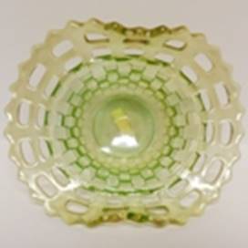 A close-up of a bowl

AI-generated content may be incorrect.