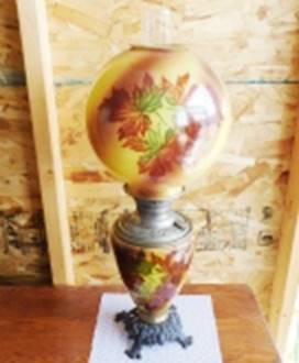 A lamp on a table

AI-generated content may be incorrect.