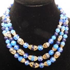 A necklace on a mannequin

AI-generated content may be incorrect.